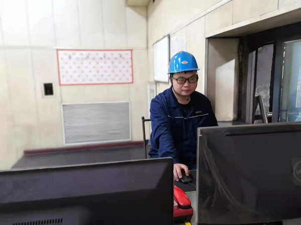 1629776133265376.jpg 勤懇務實 敬業(yè)愛崗 (3)_副本.jpg