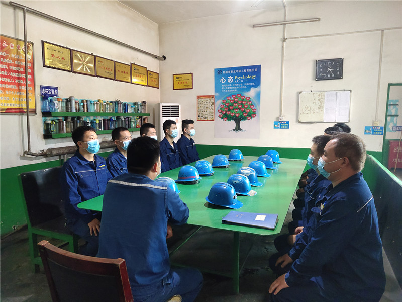 1634546803129951.jpg 泰龍車隊的司機們.jpg